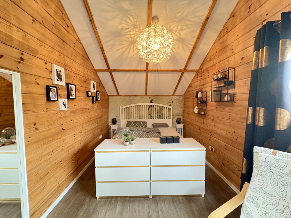 Schlafzimmer (1)