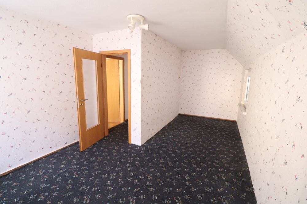 Schlafzimmer I (OG) (2)
