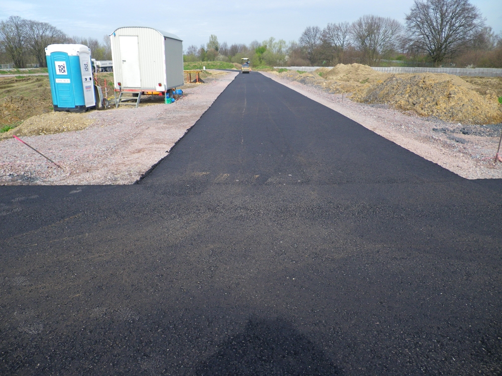 Baustraße asphaltiert (3)