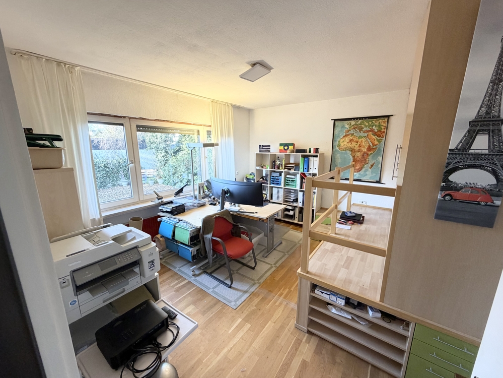 Kinderzimmer / Büro