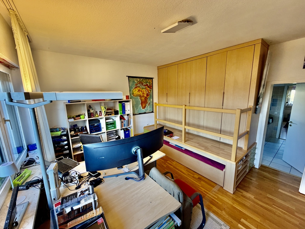 Kinderzimmer / Büro